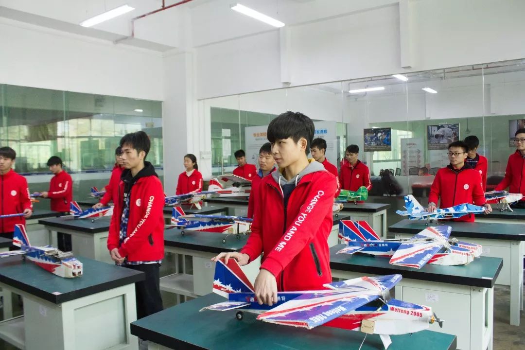 珠海市南方爱迪技工学校