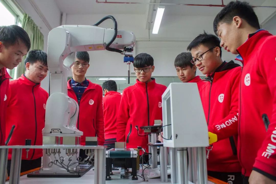 珠海市南方爱迪技工学校