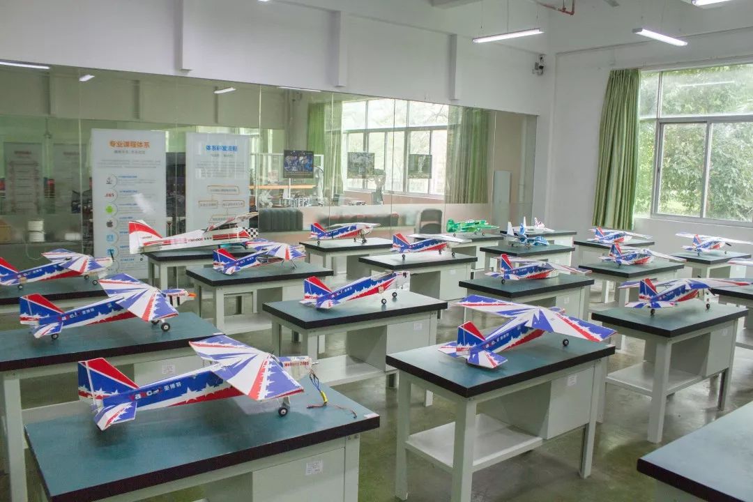 珠海市南方爱迪技工学校